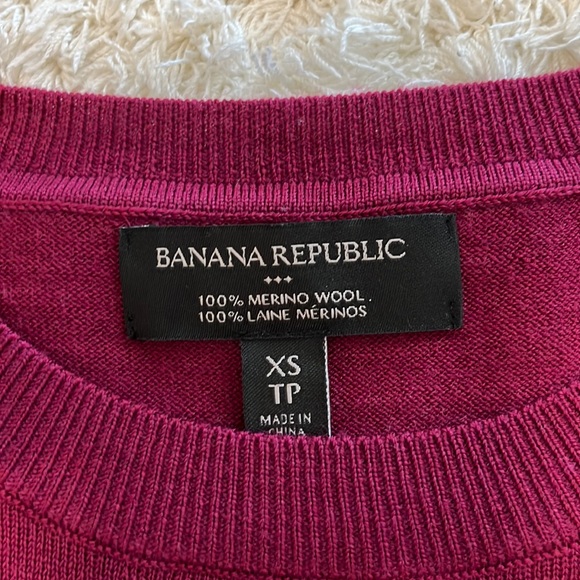 Banana Republic Merino Wool Sweater - Picture 2 of 2